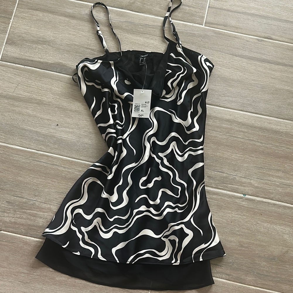 Black and White Swirl Pattern Dress